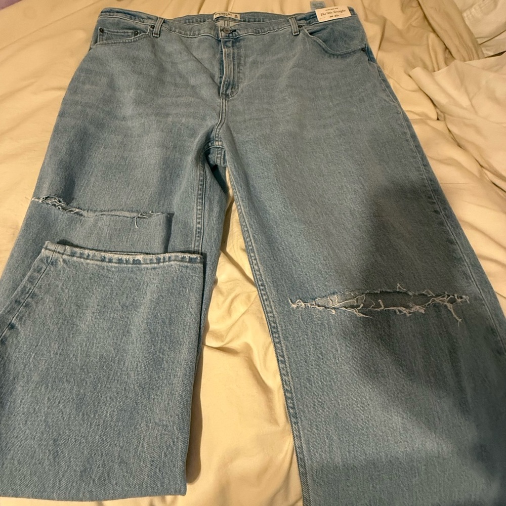 Abercrombie & Fitch  High Rise 90s straight leg Jeans destroyed size 36/22